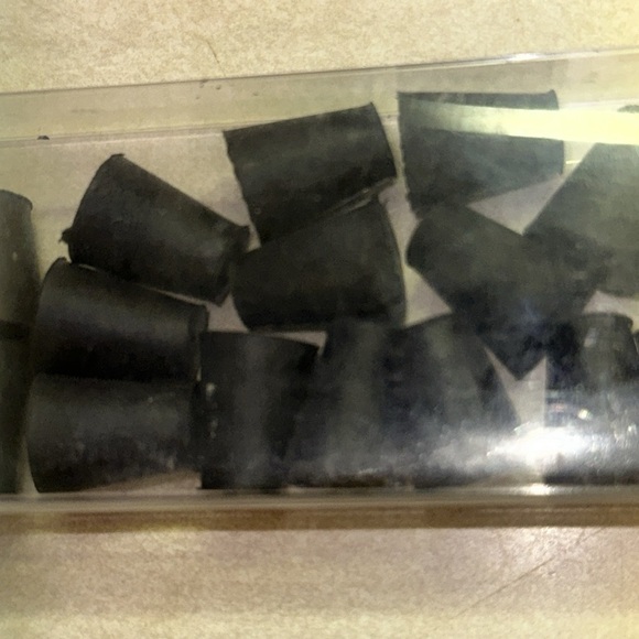 Black Lab Plug Long All same Size 40 Pieces New in Box - Picture 4 of 4